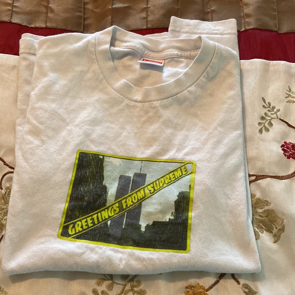 Supreme Greetings Tee Size Medium